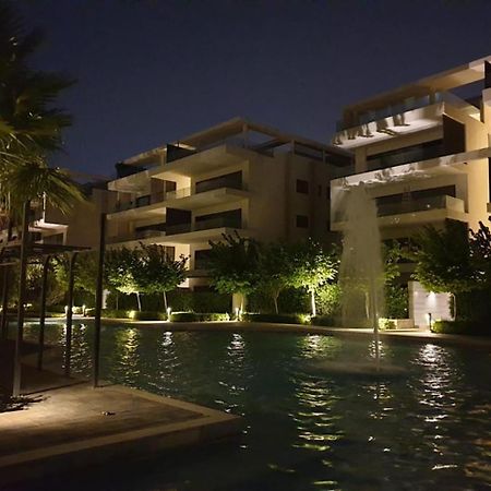 Ground Apartment 2-Bedrooms In Lake View Residence Amazing Price! New Cairo Екстер'єр фото
