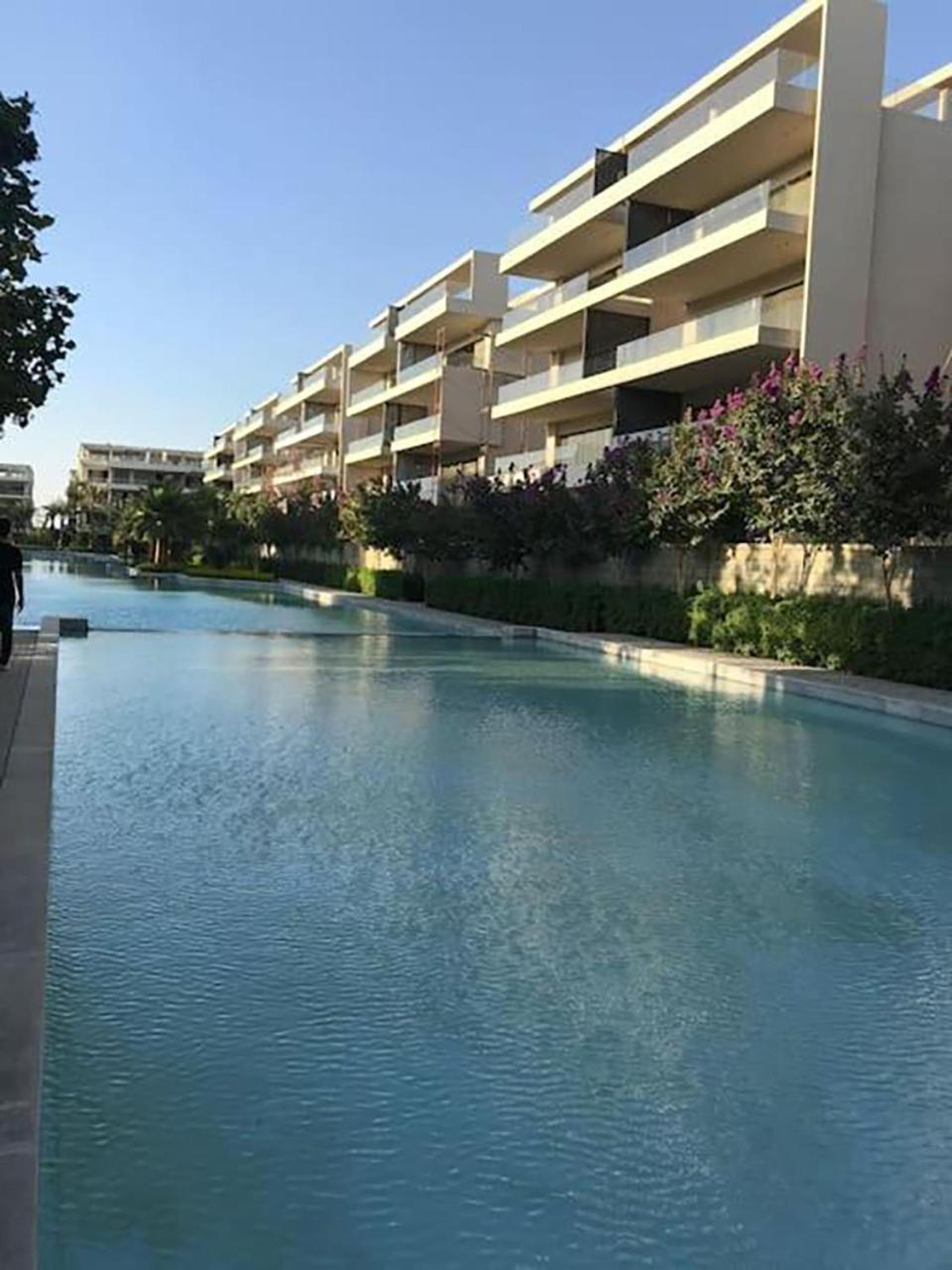 Ground Apartment 2-Bedrooms In Lake View Residence Amazing Price! New Cairo Екстер'єр фото