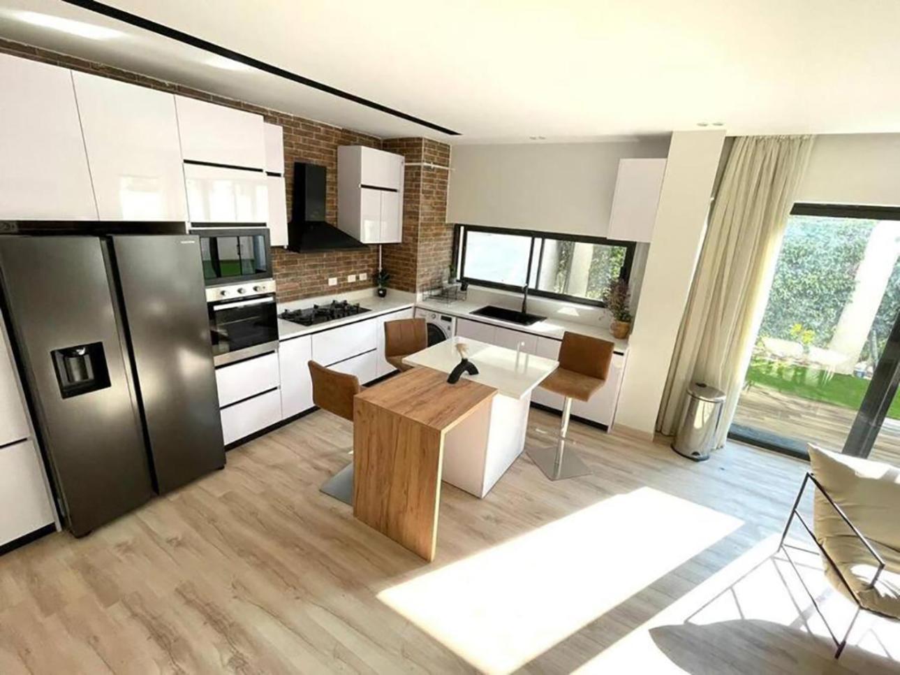 Ground Apartment 2-Bedrooms In Lake View Residence Amazing Price! New Cairo Екстер'єр фото